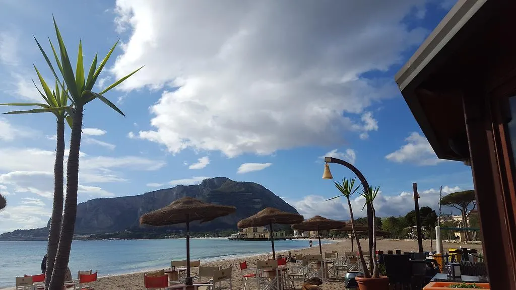Lägenhet La Casa Delle Rose Hotell Mondello